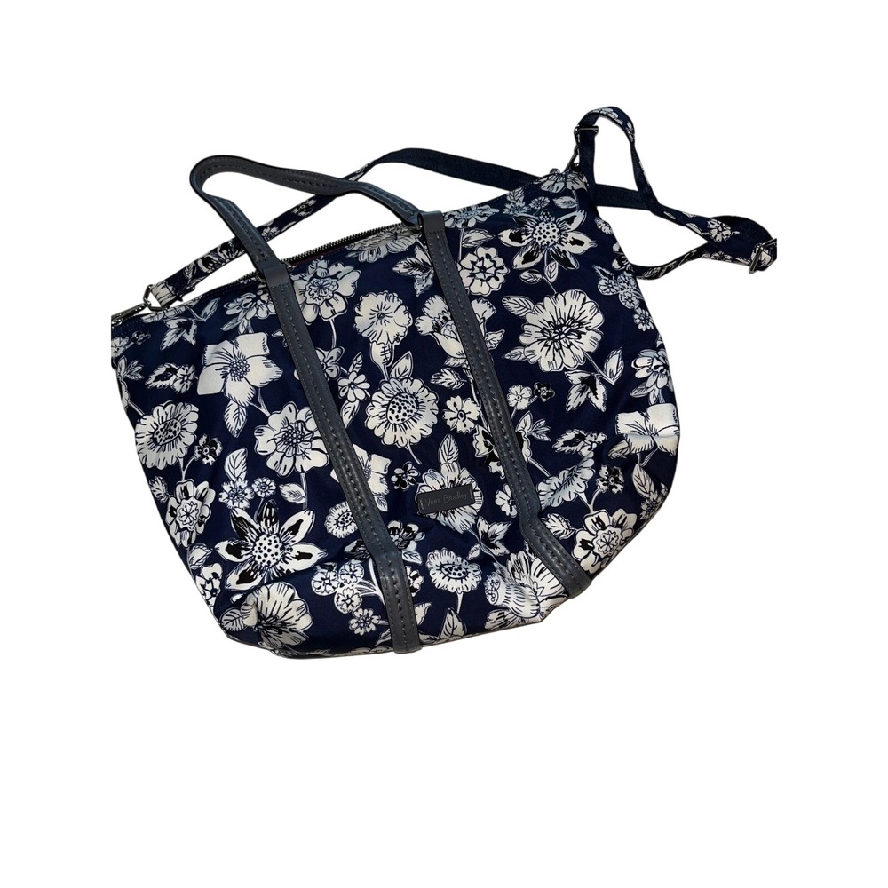 Vera Bradley Crossbody Bag Navy Blue White Floral Quilted Adjustable Strap Purse